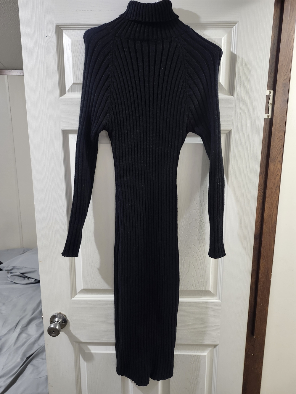 Slim Ribbed Turtleneck Long-Sleeve Maxi Dress - Black